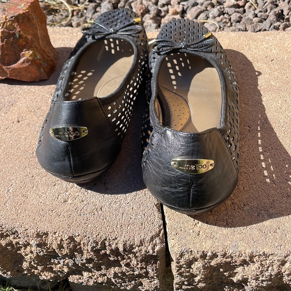 Me Too slip ons size 9 - Picture 6 of 7